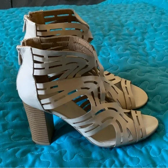 Forever -Cream heel sandals - Picture 2 of 14